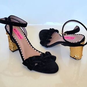 Betsy Johnson Glitter Velvet Heel Shoes